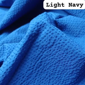 Le Seersucker en pur coton est idéal pour les uniformes scolaires d'enfants Le tissu en coton Seersucker est léger mais solide pour un usage quotidien - Product Image 2