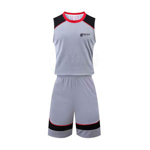 Uniforme de basket-ball Game Ready avec design personnalisé dynamique, ensemble maillot et short de basket-ball à l'aspect professionnel - Product Image 1