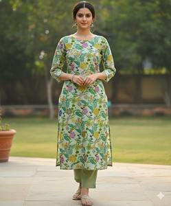 Tela de seda de lujo con bordado pesado y estampado posicional para chinos de mujer - Chinos de secado rápido con estampado posicional para uso casual - Product Image 5