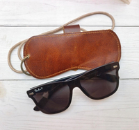 Vente en gros de lunettes de soleil vintage marron étui à lunettes en cuir fait main étui à lunettes support personnalisé spécial tour de cou