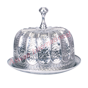 Grossiste et fabricant de bols arabes à dattes en laiton plaqué or design tulipe pour le stockage et la décoration des aliments - Product Image 1