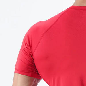 Camiseta de fitness personalizada para hombre con diseño de panel de brazo de patrón sólido 280 gramos Material de poliéster/algodón Tela de punto de estilo formal - Product Image 5