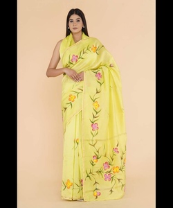 Bollywood Weeding Wear Broderie avec Saree Katan en soie douce et chemisier non cousu Les femmes indiennes portent des vêtements de couleur dorée - Product Image 1