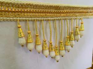 ลูกไม้ลายหอยเชลล์ขนาดเล็กแบบขายส่ง ประดับด้วยลวดสีทองและสีเงิน พร้อมเลื่อมลายดอกไม้ สำหรับห่อของขวัญในเทศกาลต่างๆ สไตล์ชาติพันธุ์ วินเทจ ผลิตจากโพลีเอสเตอร์ 100% - Product Image 3