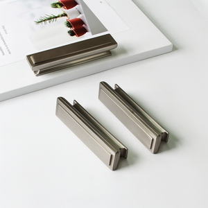 Tirador de armario con tirador Rectangular de aleación de Zinc cepillado minimalista para cocina, comedor, baño, dormitorio, puertas de armario - Product Image 2
