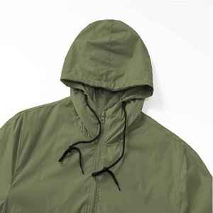 Manteau matelassé pour hommes avec broderie et fermeture à glissière sur le devant 100% vêtements d'extérieur en nylon grande taille pour la marche à la mode - Product Image 2