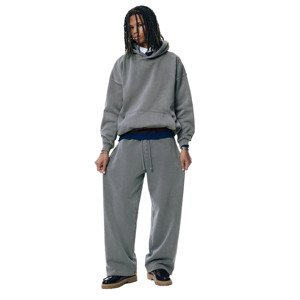 Conjunto Deportivo Informal de Invierno para Hombre, con Logotipo Personalizado, de Algodón Grueso, con Sudadera Holgada con Capucha y Pantalones Deportivos Holgados - Product Image 2