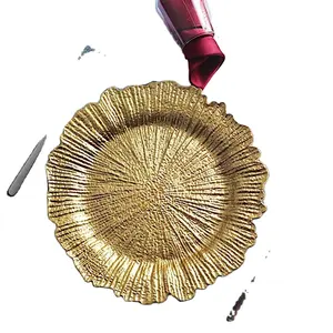 Placa de carga dorada de buena calidad, placa de carga redonda dorada personalizada, automodelada para mesa de cena de acero galvanizado - Product Image 1