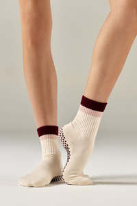Chaussettes pour femmes personnalisées, antidérapantes, pour le yoga, avec motif rayé, chaussettes de pilates tricotées, ODM pour usage quotidien en studio intérieur - Product Image 6