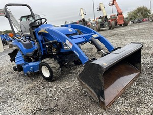 BOOMER 1025 | S Tractores duraderos con bomba confiable Entrega rápida Equipo de larga duración a la venta - Product Image 5