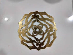 Onirique Vente en gros Acrylique élégant Décoration de mariage Chargeurs d'or Récif d'or Assiettes pour le dîner - Product Image 3