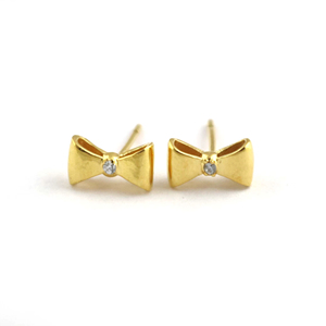 Boucles d'oreilles minimalistes délicates en argent sterling 925, or rose, or véritable, avec nœud en diamant, fabrication artisanale - Product Image 1