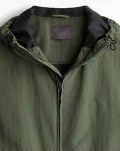 Veste coupe-vent sport camouflage en polyester 2025, col à capuche, fermeture éclair, revêtement coupe-vent, coupe ample, coque en nylon, taille XS - Product Image 4