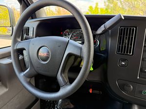 GMC Savana LT 3500 USADO 2024 - Product Image 2