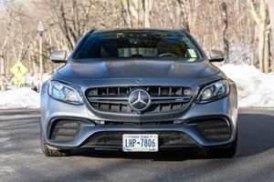 Mercedes-AMG E63 S Wagon 2019 Usado en Excelentes Condiciones, Sin Reserva, Motor V8 Twin-Turbo de 603 hp, Tracción en las Cuatro Ruedas, Color Gris Selenite Magno Designo, Sin Modificaciones - Product Image 1