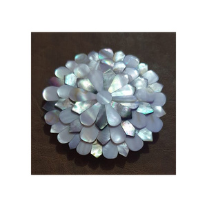 Miroir incrusté d'os en nacre de mer Unique pour cadeau de mariage - Product Image 1