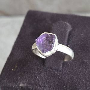 Bague de mode en argent sterling de style bohème unisexe fabriquée à la main avec pierre précieuse d'améthyste pour anniversaire de mariage ou cadeau de fête - Product Image 5