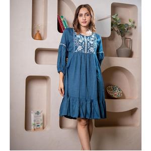 Vente en gros de rayonne à la mode Maruti pour femmes broderie indienne pakistanaise vêtements ethniques design accrocheur 14Kg - Product Image 1