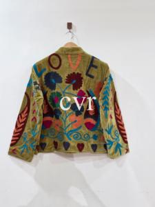 Abrigo Ecológico Uzbeko Bordado para Mujer, Abrigo de Lujo Hecho a Mano con Terciopelo Suzani, Estilo Boho para Fiestas de Invierno - Product Image 3