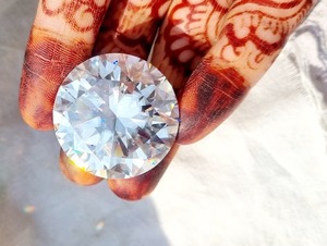 Diamante de moissanita de forma redonda de 113 quilates, corte excelente, fabricación de claridad VVS para colgante de moissanita y joyería personalizada, joyería de Hip Hop - Product Image 2