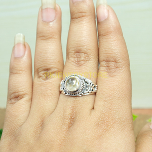 Bague en quartz rutile doré, bague en argent sterling 925, design artisanal, bagues de fiançailles et de mariage pour femmes, cadeau de Noël et d'anniversaire - Product Image 2