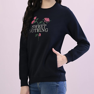 เสื้อกันหนาวคอกลมแขนยาวสำหรับผู้หญิงเสื้อกันหนาวลำลองสีดำและโลโก้ - Product Image 5