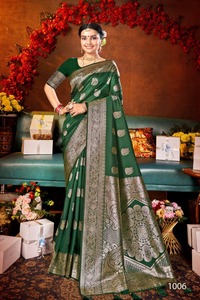 Vente en gros Vêtements de mariage Collection de saris en soie Sarees de mariée exquis avec un travail Zari complexe et des conceptions traditionnelles - Product Image 6