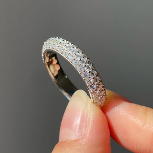 Bague de mariage élégante et intemporelle, cadeau de bijoux de mariée, 2 carats au total, diamant de laboratoire taille ronde, alliance éternelle complète en or 14 carats - Product Image 3