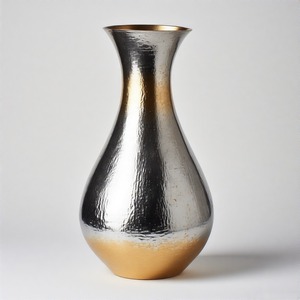 ChateauBloom Luxe Jarrón Opulent Grace Tall Bronce Acabado Diseñador Metal Jarrón Exquisito Hecho a mano Acento para la decoración del hogar - Product Image 1