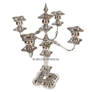 Ensemble de 2 bougeoirs de table attrayants en métal plaqué or de qualité supérieure de haute qualité, design élégant et unique - Product Image 4