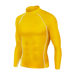 Camisas de compresión personalizadas para hombres Ropa de gimnasio ajustada OEM con tela que absorbe la humedad - Product Image 2