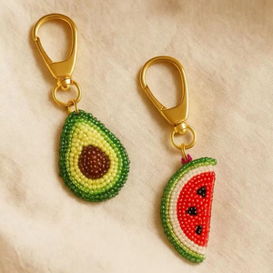 Llavero de Corazón Bordado con Cuentas de Alta Calidad, Diseño Clásico Hecho a Mano para Bodas y Regreso a Clases, Ideal para Regalar en India - Product Image 4