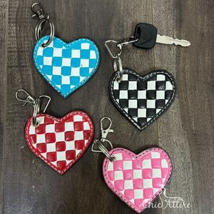 Hot Selling Wholesale <b>Red</b> & White Checkered Heart Keychain Hand Tooled Leather Keyring Bag Charm Accessory Fashion for Women's - Product Image 1