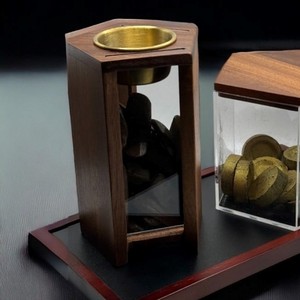 Quemador de Incienso Árabe de Lujo, Oud Bakhoor, Caja de Incienso Hecha a Mano de Madera y Acrílico con Incensario de Metal Dorado y Bandeja Base Decorativa - Product Image 5
