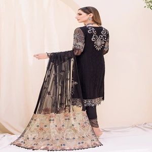 Fancy Ladies Salwar Kameez Trajes de pantalón de poliéster tejido de un solo pecho con decoraciones de perlas de cristal de encaje disponibles en talla XS - Product Image 2
