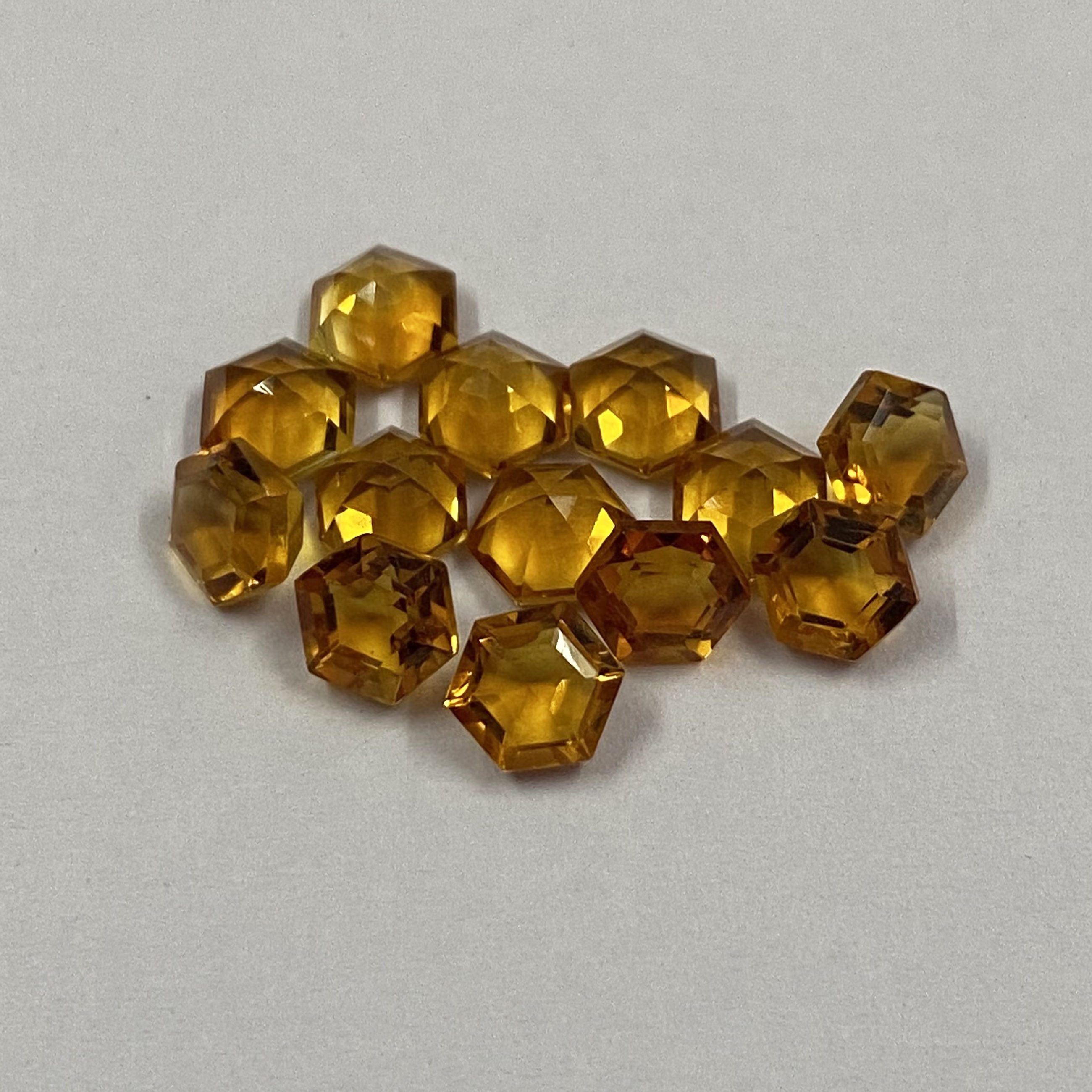 สีเหลือง