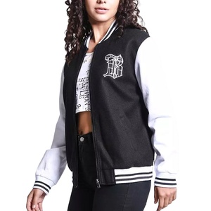 Blousons universitaires matelassés personnalisés pour femmes, style streetwear, design outdoor - OEM, épaules tombantes, coupe oversize, respirants et coupe-vent - Product Image 1