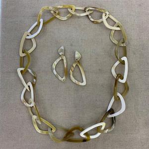 Conjunto de Collar y Pendientes de Cuerno de Búfalo 100% Natural, Forma de Corazón de Alta Calidad para Bodas, por HF CRAFTS - Product Image 3