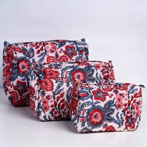 Ensemble de pochettes 3 en 1 en coton matelassé sur mesure avec fermetures à glissière pour boutique de vente au détail et magasins de cadeaux pochettes matelassées Kantha à imprimé ethnique - Product Image 1