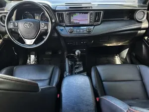 Toyota RAV 4 SE 2018 - Product Image 3