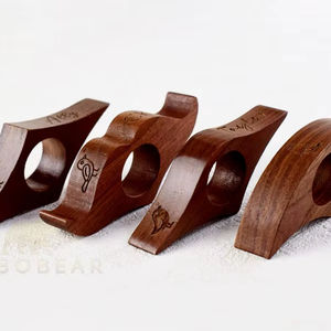 Porte-livre en bois poli portable et durable pour les étudiants, les enseignants et les amateurs de livres - Product Image 1