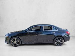 ยอดขายดี! รถยนต์เบนซ์ A-Class A-220 4MATIC A/T AWD ปี 2022 แบบซีดาน สำหรับใช้งานส่วนตัว - Product Image 2