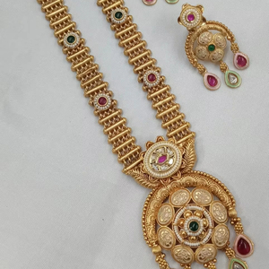 ENSEMBLE DE BIJOUX INDIENS TRADITIONNELS ET À LA MODE EN CUIVRE ENSEMBLE DE BIJOUX DE MARIAGE POUR FEMMES BOUCLES D'OREILLES ET COLLIER - Product Image 1