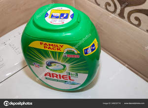 Cápsulas de detergente Ariel 3 en 1 con aroma original, perfectas para las necesidades diarias de lavandería. - Product Image 6