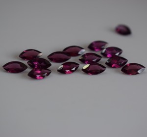 พลอยโกเมนโรโดไลต์สีชมพูธรรมชาติตัดขนาด3x6มม. พลอยโกเมนพลอยเทียมสีชมพู - Product Image 1