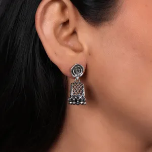 Boucles d'oreilles Jhumka en argent sterling 925 pour femmes, bijoux culturels indiens de collection - Product Image 3