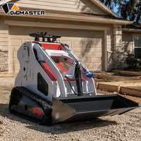 Mini Skid Steer Loader Jenis Stand-on Bermesin Briggs & Stratton Berbahan Bakar Bensin dengan Berbagai Aksesoris untuk Pekerjaan Pertanian dan Kebun