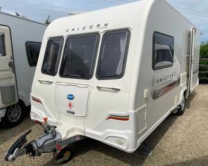 Moderna Minicaravana 4x4, Ligera y Elegante, Autocaravana Todoterreno con Capacidad para 4 Personas, Plegable e Impermeable - Product Image 2