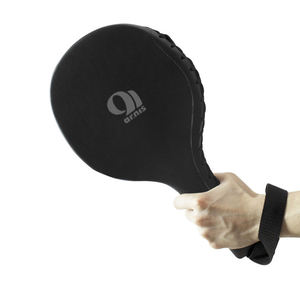 Pagaies de boxe en PU sur mesure de haute qualité pour l'entraînement Kick Boxing MMA avec prise en main confortable et options personnalisables - Product Image 5