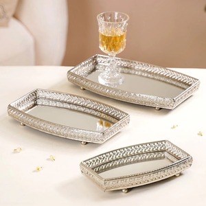 Plateau de toilette en métal argenté miroir, bordure en filigrane ornée, carré, pour parfum, bijoux, organisateur de commode décoratif pour mariage - Product Image 4